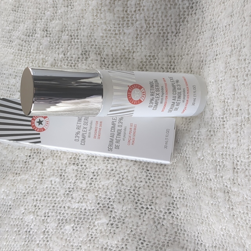 First Aid Beauty 0.3% Retinol Complex Serum with Peptides, 30ml/1.0fl oz - Picture 3 of 10